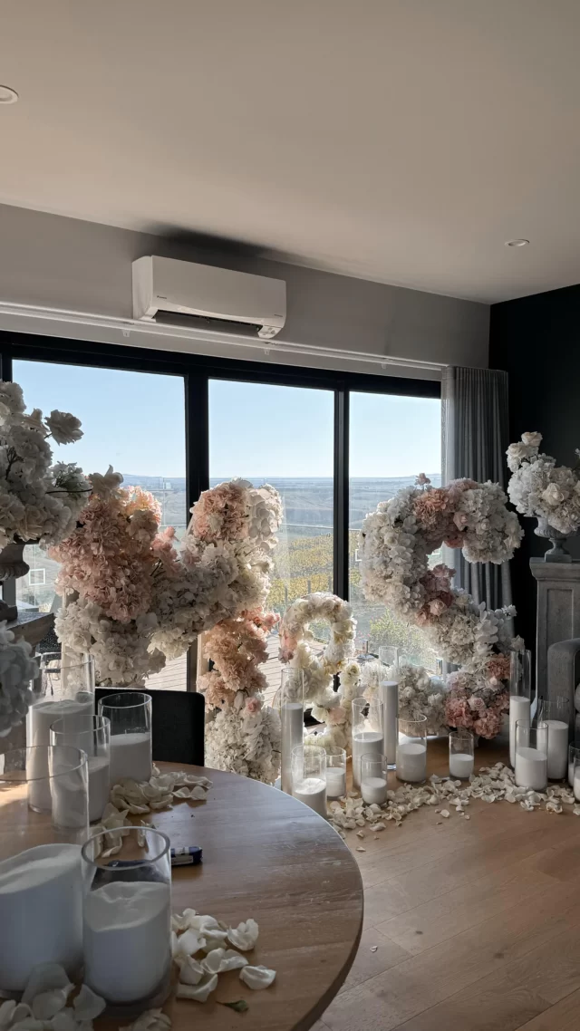 Steve & Myrto 💍

Event Stylist & Decor Hire: @saintandco.events 
Photographer: @danibartlettphotography 
Location: @marnongestate

#proposal #proposalideas